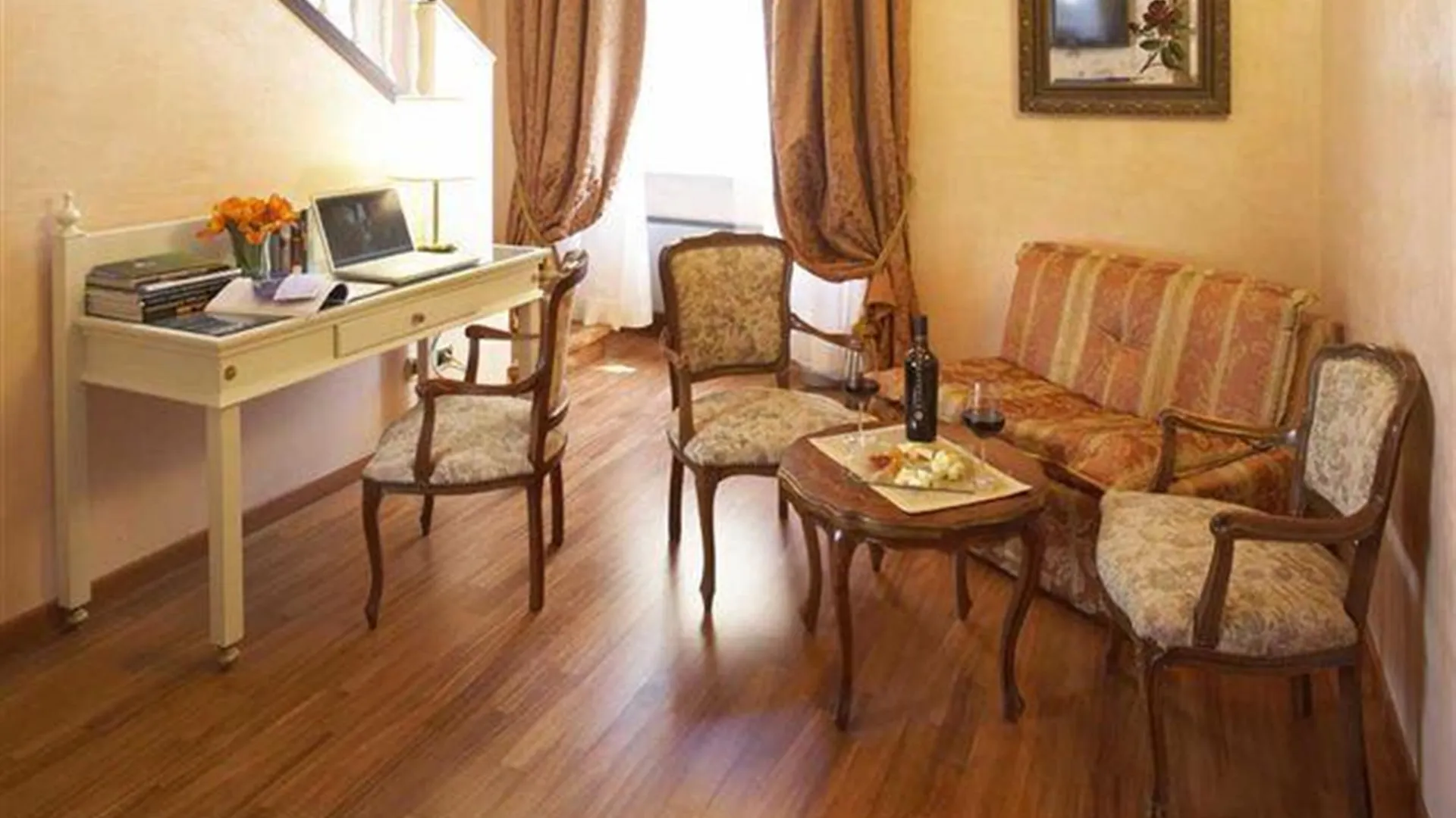 Dei Priori Boutique Hotel Assisi 4*,  Itália